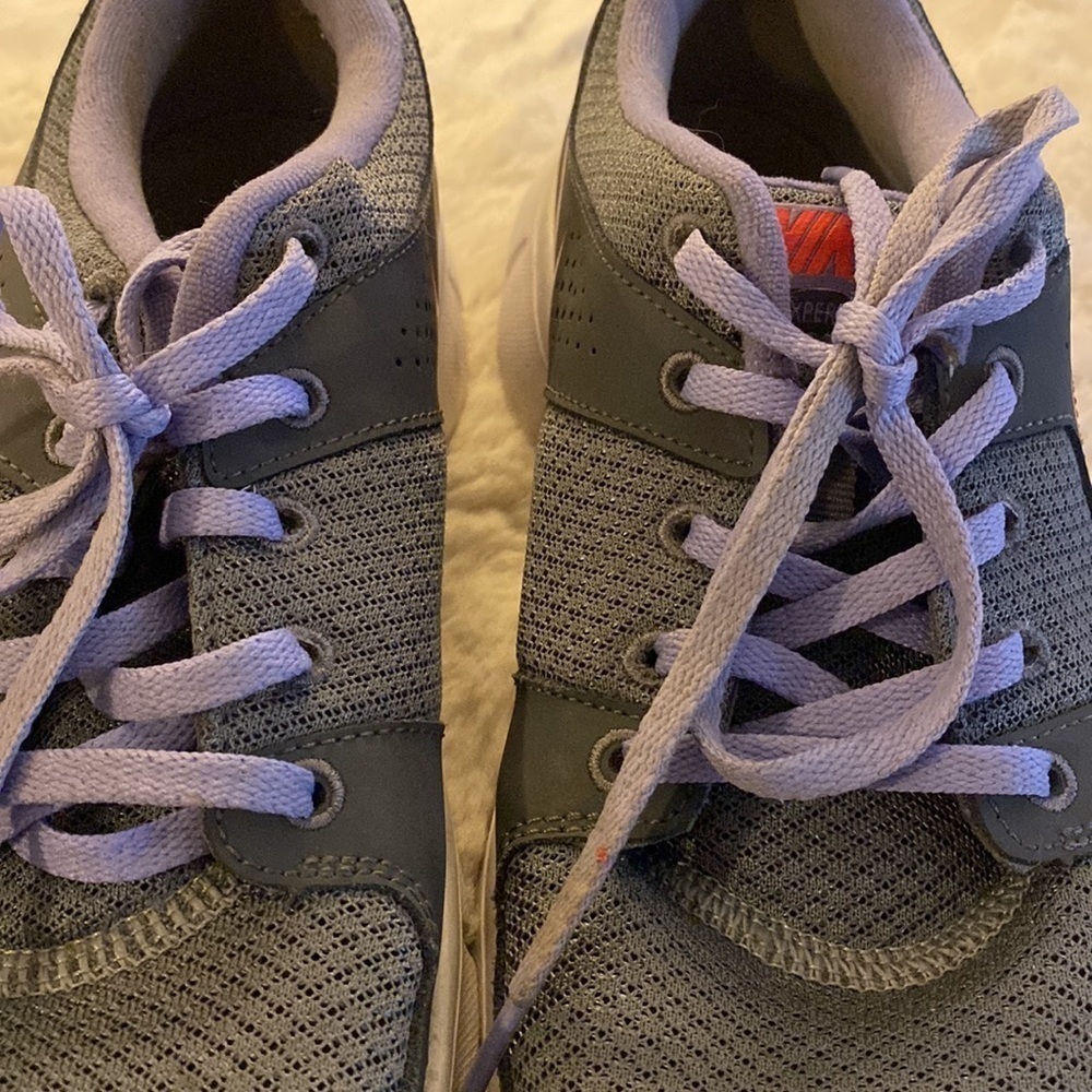 Nike womens running shoe - Picture 5 of 7